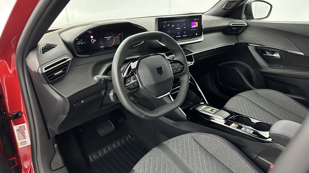PEUGEOT 2008 II 1.2 Hybrid 145ch Allure e-DCS6 - ref: 8-GLI00012407 - Photo 6