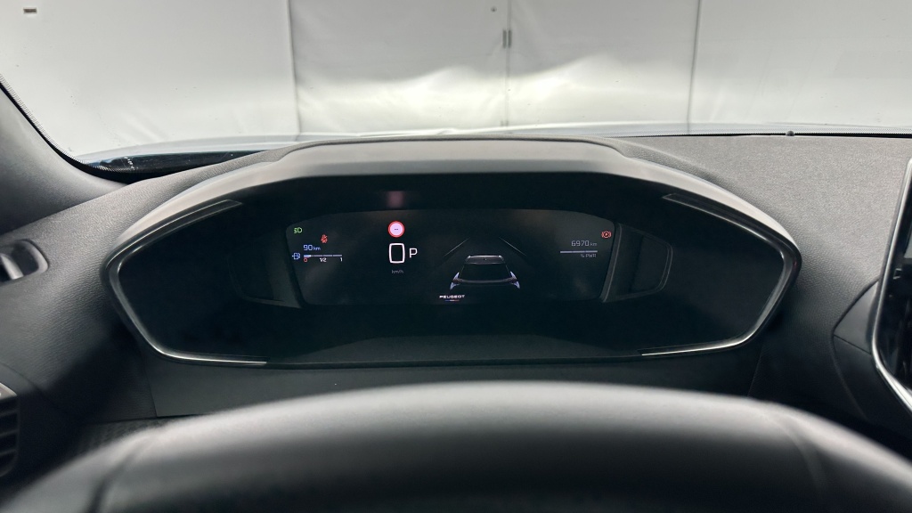 PEUGEOT 2008 II 1.2 Hybrid 145ch Allure e-DCS6 - ref: 8-GLI00012408 - Photo 15