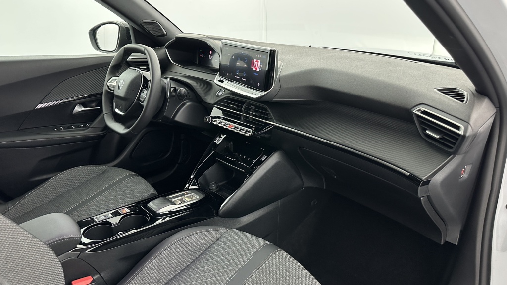 PEUGEOT 2008 II 1.2 Hybrid 145ch Allure e-DCS6 - ref: 8-GLI00012424 - Photo 8