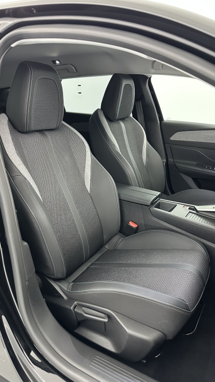 PEUGEOT 308 SW 1.2 Hybrid 145ch Allure e-DCS6 - ref: 8-GLI00012452 - Photo 18