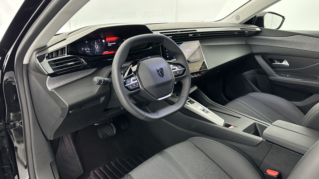 PEUGEOT 308 SW 1.2 Hybrid 145ch Allure e-DCS6 - ref: 8-GLI00012452 - Photo 6