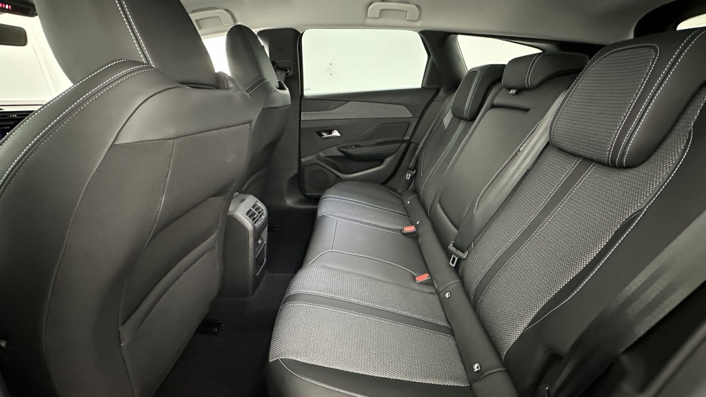 PEUGEOT 308 SW 1.2 Hybrid 145ch Allure e-DCS6 - ref: 8-GLI00012452 - Photo 9