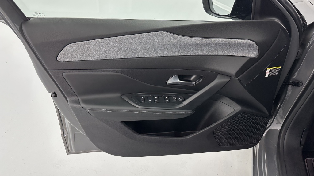 PEUGEOT 308 SW 1.2 Hybrid 145ch Allure e-DCS6 - ref: 8-GLI00012453 - Photo 13