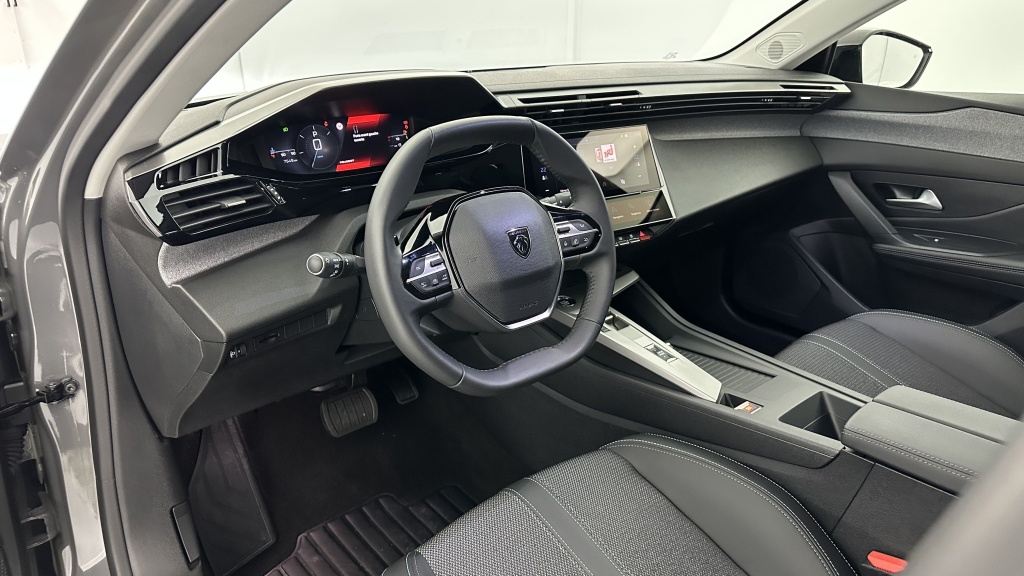 PEUGEOT 308 SW 1.2 Hybrid 145ch Allure e-DCS6 - ref: 8-GLI00012453 - Photo 6