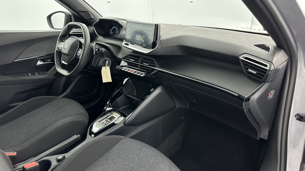 PEUGEOT 2008 II 1.2 Hybrid 145ch Style e-DCS6 - ref: 8-GLI00012454 - Photo 8