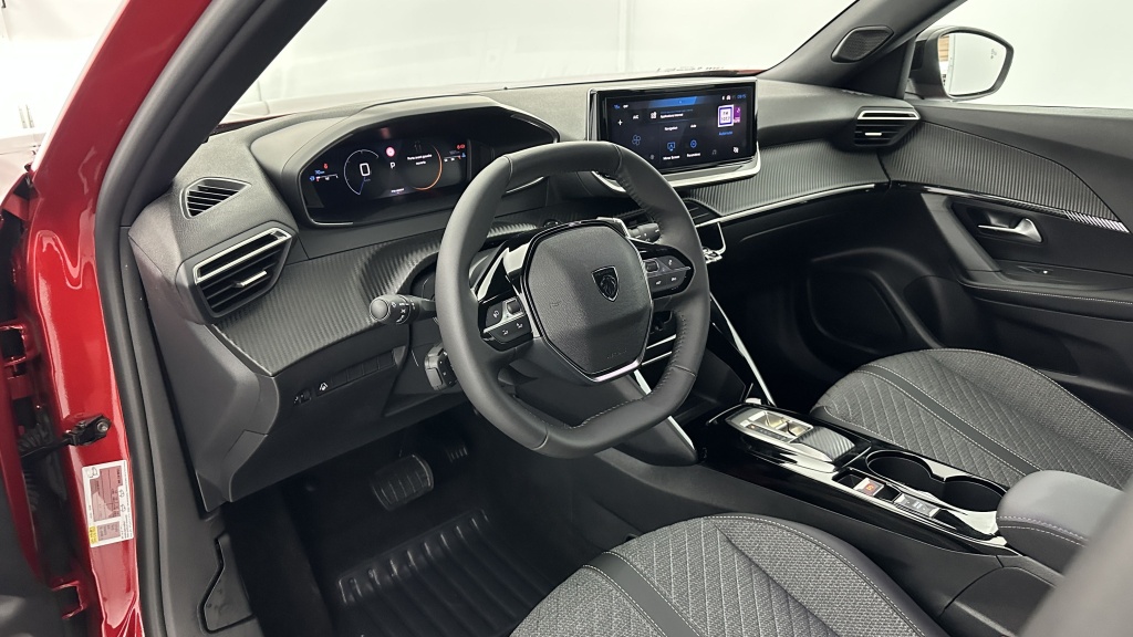 PEUGEOT 2008 II 1.2 Hybrid 136ch Allure e-DCS6 - ref: 8-GLI00012465 - Photo 6