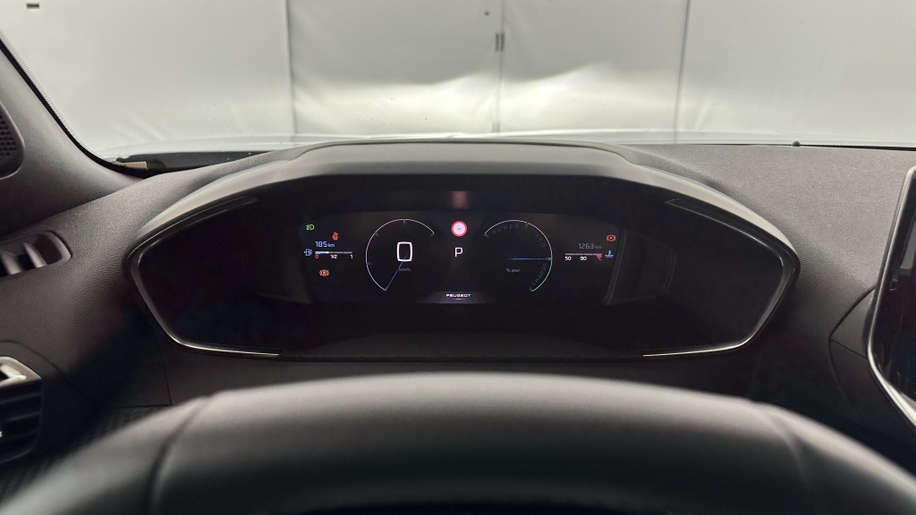 PEUGEOT 2008 II 1.2 Hybrid 136ch Allure e-DCS6 - ref: 8-GLI00012474 - Photo 14
