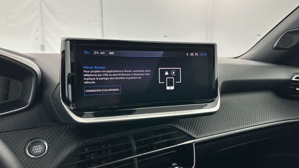 PEUGEOT 2008  II 1.2 Hybrid 145ch Allure e-DCS6 - ref: 8-GLI00012500 - Photo 20