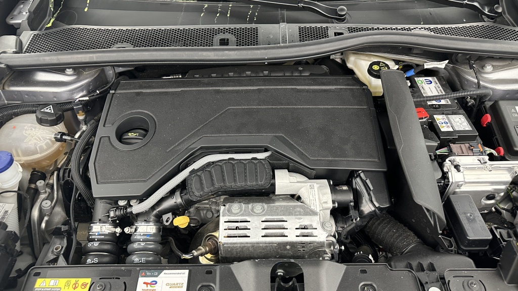 PEUGEOT 2008  II 1.2 Hybrid 145ch Allure e-DCS6 - ref: 8-GLI00012502 - Photo 11