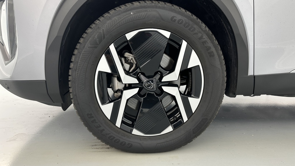 PEUGEOT 2008  II 1.2 Hybrid 145ch Allure e-DCS6 - ref: 8-GLI00012502 - Photo 12