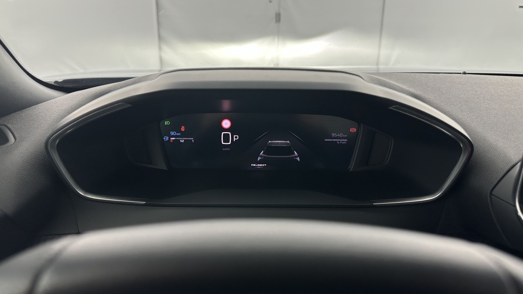 PEUGEOT 2008  II 1.2 Hybrid 145ch Allure e-DCS6 - ref: 8-GLI00012502 - Photo 15