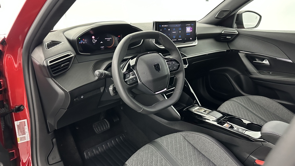 PEUGEOT 2008 II 1.2 Hybrid 145ch Allure e-DCS6  - ref: 8-GLI00012505 - Photo 6