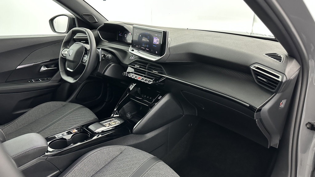PEUGEOT 2008 II 1.2 Hybrid 145ch Allure e-DCS6  - ref: 8-GLI00012508 - Photo 8