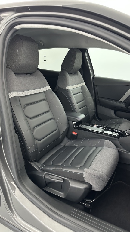 CITROEN C4 III 1.5 BlueHDi 130ch Shine EAT8 - ref: 8-GLI00012707 - Photo 17