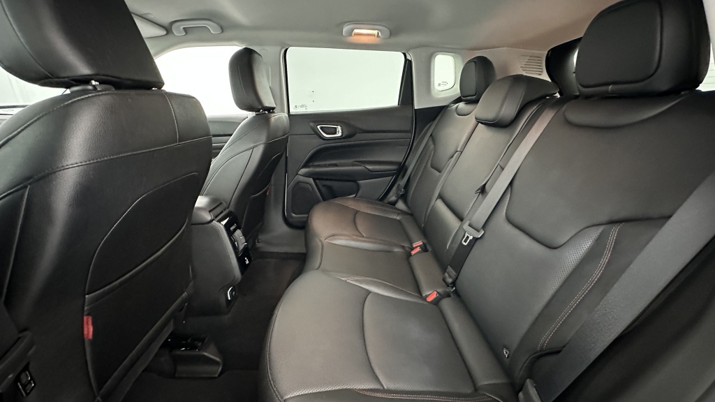 JEEP Compass II 1.3 Turbo T4 240ch PHEV 4xe Trailhawk AT6 eAWD - ref: 8-GLI00015696 - Photo 9