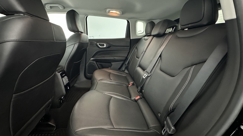 JEEP Compass II 1.3 Turbo T4 240ch PHEV 4xe S AT6 eAWD - ref: 8-GLI00015698 - Photo 9