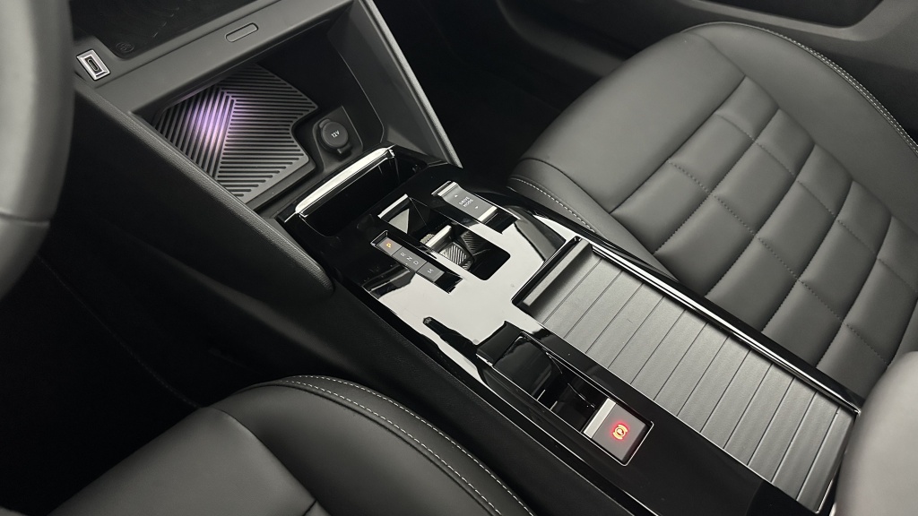 CITROEN C4 1.2 Hybride 136ch Max e-DCS6 - ref: 8-GLI00017393 - Photo 17