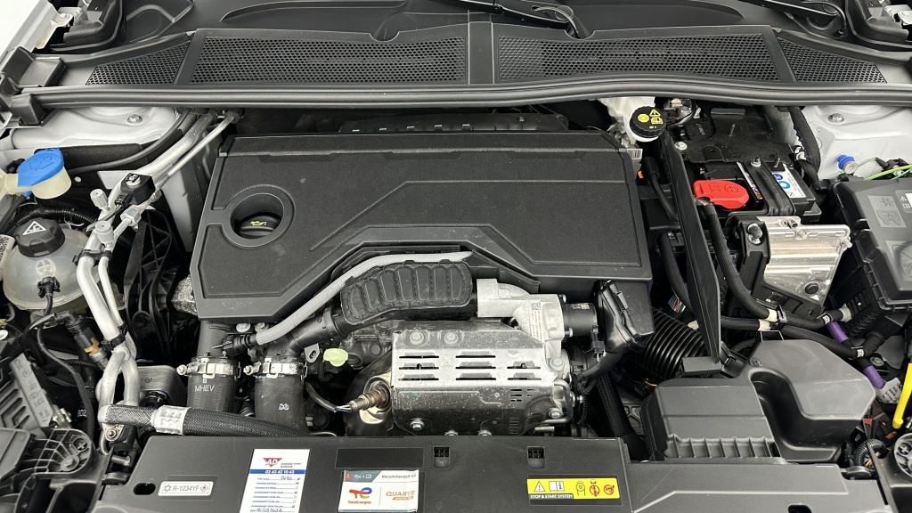 PEUGEOT 308 1.2 Hybrid 136ch Allure e-DCS6 - ref: 8-GLI00021543 - Photo 11