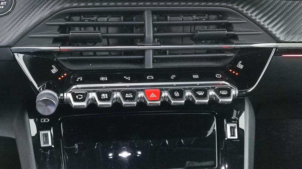 PEUGEOT 2008 II 1.2 PureTech 130ch GT EAT8 - ref: 8-GLI00023662 - Photo 16