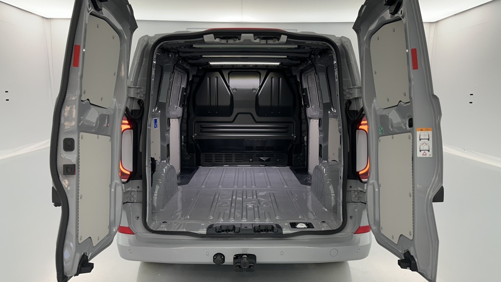 VOLKSWAGEN Transporter T7 L1H1 2.0 TDI 150ch Business BVA8 - ref: 8-GLI00024049 - Photo 9