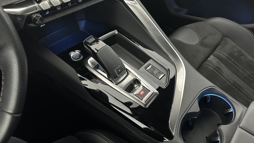 PEUGEOT 3008 III 1.6 PureTech 180ch GT Pack EAT8 - ref: 8-GLI00025507 - Photo 17