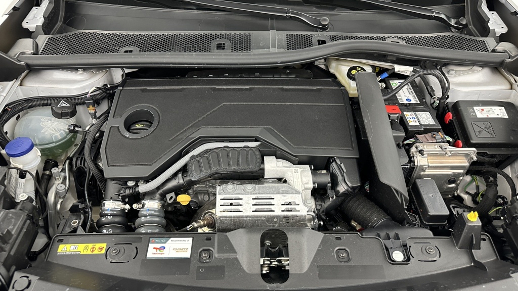 PEUGEOT 2008 II 1.2 Hybrid 136ch Allure e-DCS6 - ref: 8-GLI00026365 - Photo 11