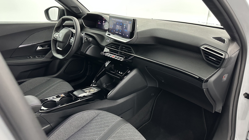 PEUGEOT 2008 II 1.2 Hybrid 136ch Allure e-DCS6 - ref: 8-GLI00026365 - Photo 8