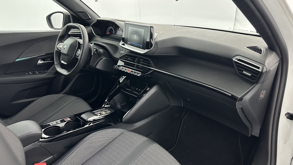 PEUGEOT 2008 II 1.2 PureTech 130ch Allure Pack EAT8 - ref: 8-GLI00027062 - Photo 8