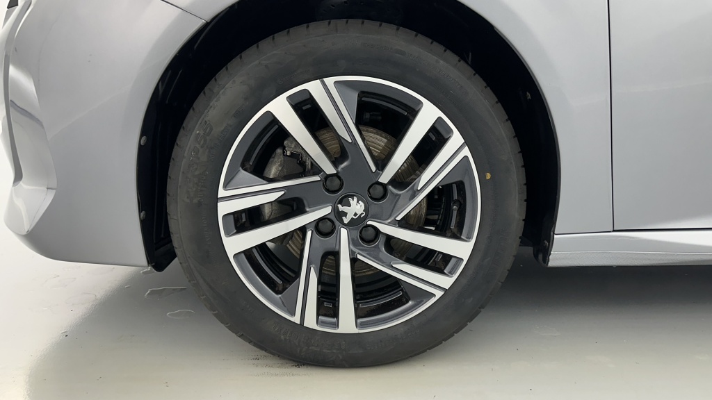 PEUGEOT 208 II 1.2 PureTech 100ch Allure - ref: 8-GLI00027064 - Photo 11
