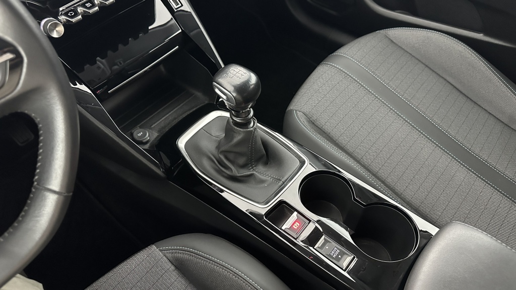 PEUGEOT 208 II 1.2 PureTech 100ch Allure - ref: 8-GLI00027064 - Photo 16