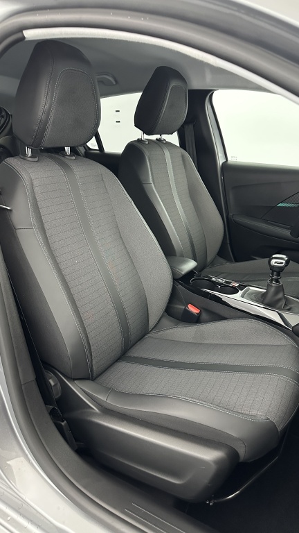 PEUGEOT 208 II 1.2 PureTech 100ch Allure - ref: 8-GLI00027064 - Photo 17