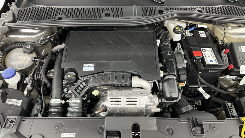 PEUGEOT 208 II 1.2 PureTech 130ch GT EAT8 - ref: 8-GLI00027170 - Photo 11