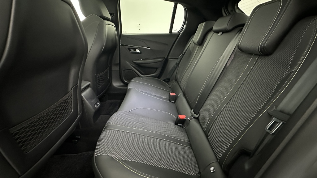 PEUGEOT 208  II 1.2 Hybrid 100ch GT e-DCS6 - ref: 8-GLI00031956 - Photo 9