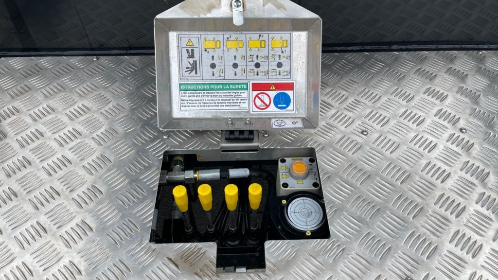 IVECO Daily 35S14H 3750 2.3 136ch Nacelle Smart P170 TXE E - ref: 8-GLI00238670 - Photo 13