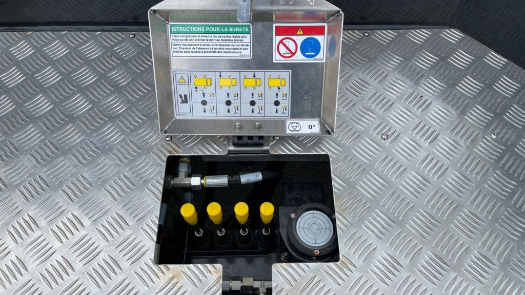 IVECO Daily 35S14H 3450 2.3 136ch Nacelle Palfinger P200A-R - ref: 8-GLI00238671 - Photo 12