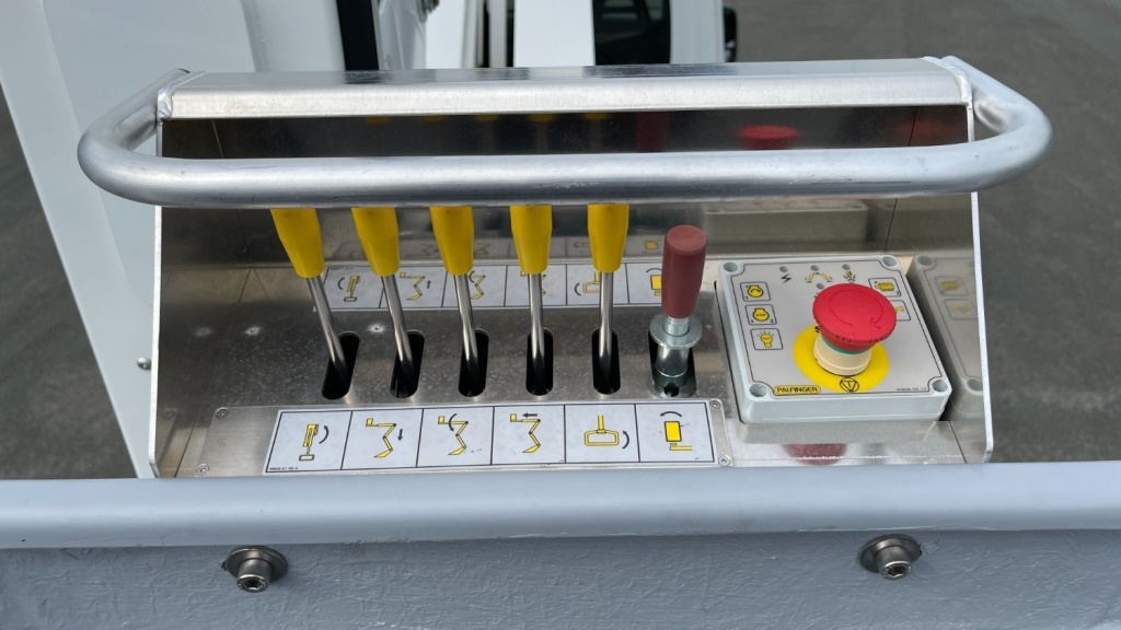 IVECO Daily 35S14H 3450 2.3 136ch Nacelle Palfinger P200A-R - ref: 8-GLI00238671 - Photo 14