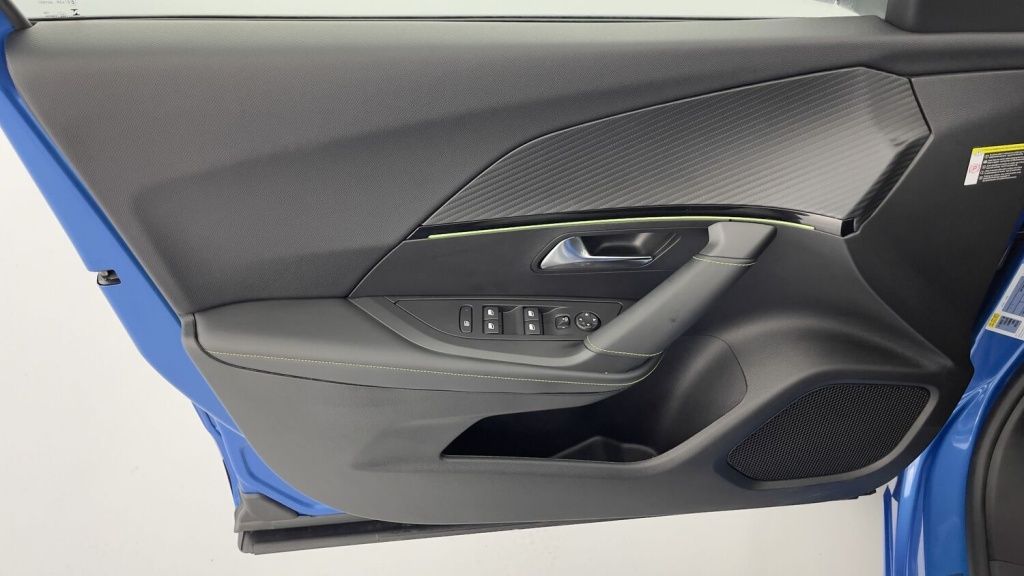 PEUGEOT 2008 II 1.2 PureTech 130ch GT EAT8 - ref: 8-GLI00248978 - Photo 12