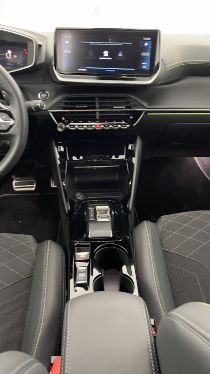 PEUGEOT 2008 II 1.2 PureTech 130ch GT EAT8 - ref: 8-GLI00248978 - Photo 15