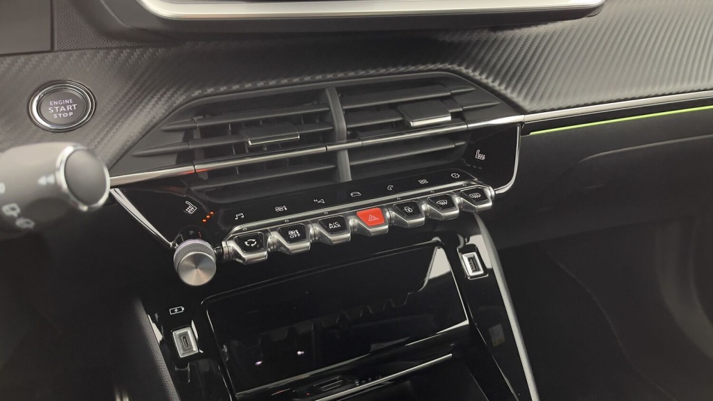 PEUGEOT 2008 II 1.2 PureTech 130ch GT EAT8 - ref: 8-GLI00248978 - Photo 20