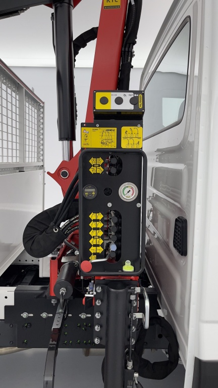 IVECO Daily 35S14H 3750 2.3 136ch Benne Alu JPM + Grue PK 3400 + Pince - ref: 8-GLI00271626 - Photo 13