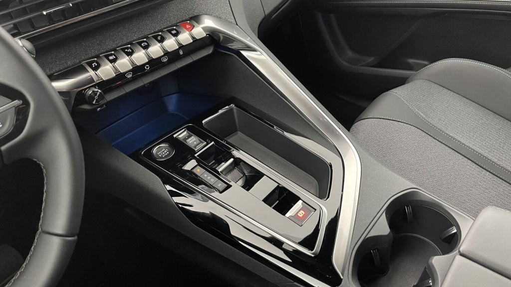 PEUGEOT 5008 III 1.5 BlueHDi 130ch Allure Pack EAT8 - ref: 8-GLI00277997 - Photo 16