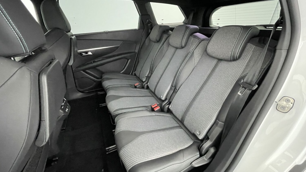 PEUGEOT 5008 III 1.5 BlueHDi 130ch Allure Pack EAT8 - ref: 8-GLI00277997 - Photo 9